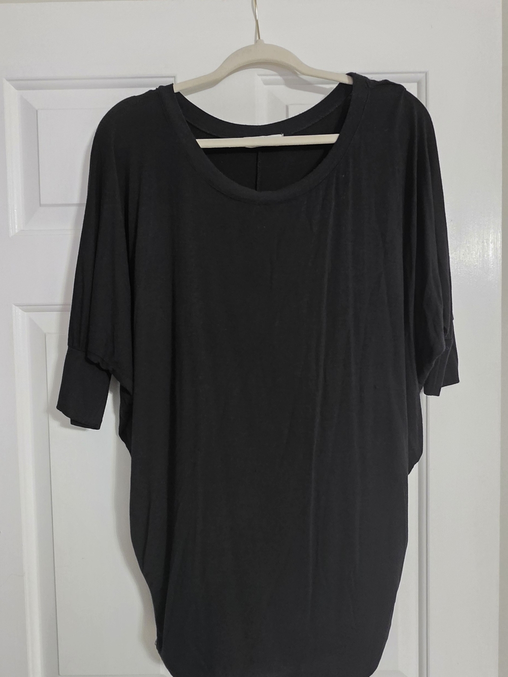 Black Women's Scoop Neck Relaxed Top